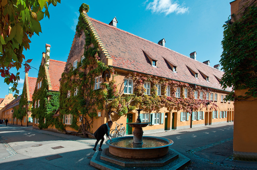 KULT, KOMMERZ UND EIN LEBENDIGES ERBE